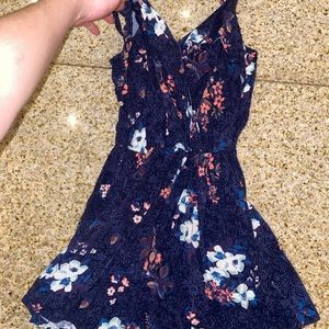 HOLISTER FLORAL ROMPER